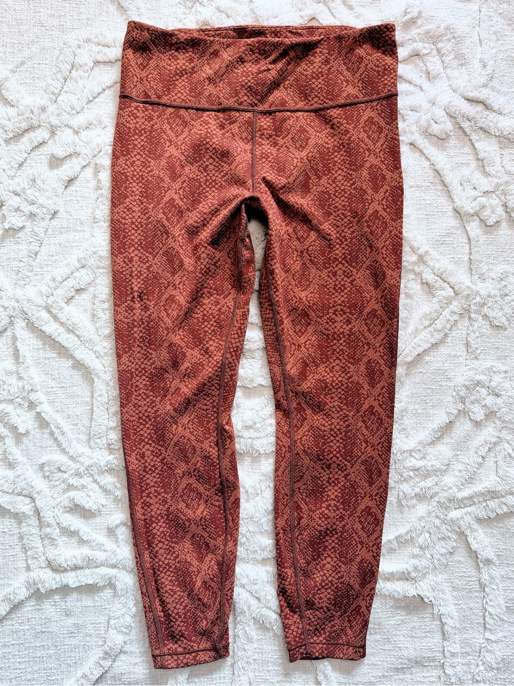 Athleta Ultimate Stash Pocket 7/8 Tight Rust Snakeskin Leggings Medium